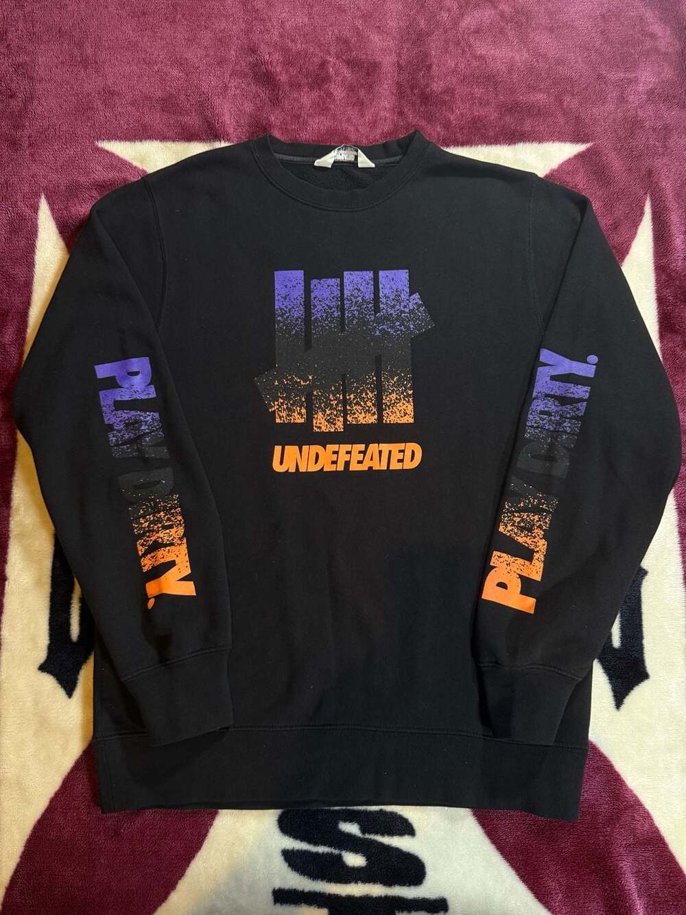 Undefeated Play Dirty Crewneck Sweatshirt Size L Black Graphic Pullover